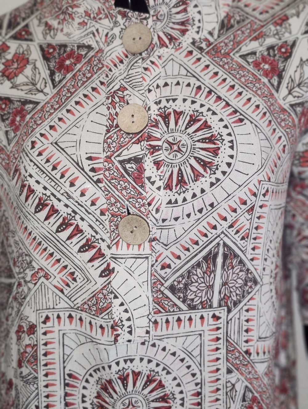 John Mark Geometric Print Blouse Size Small - Picture 4 of 11